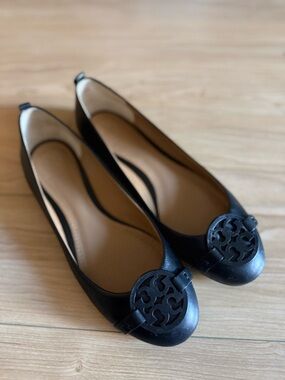 Tory Burch Black Leather Logo Ballet Flats